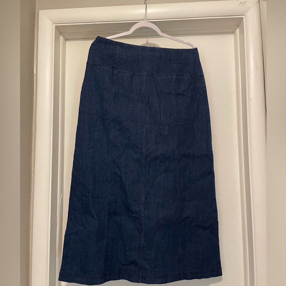BRAND NEW WITH TAGS New Creation Denim Skirt Size Medium